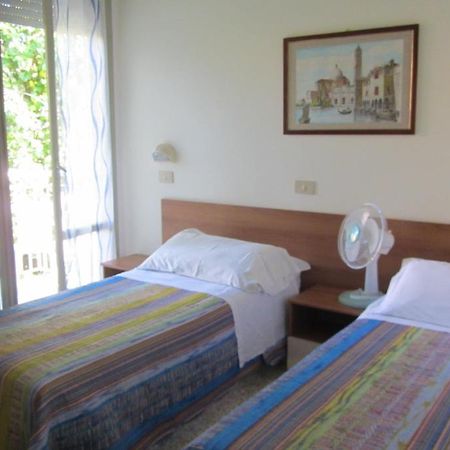 Hotel Toledo Rimini Exterior photo