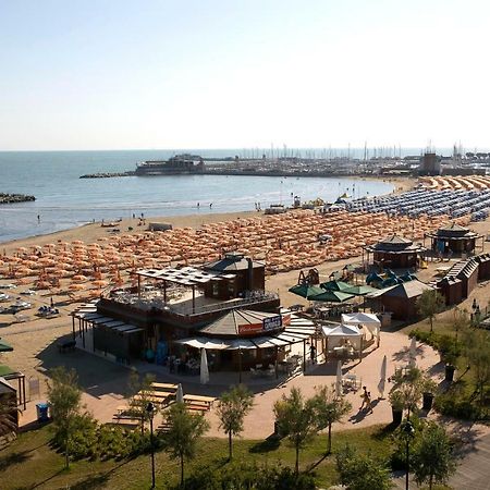 Hotel Toledo Rimini Exterior photo