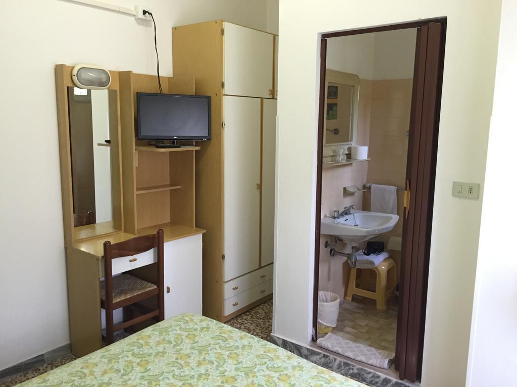 Hotel Toledo Rimini Room photo